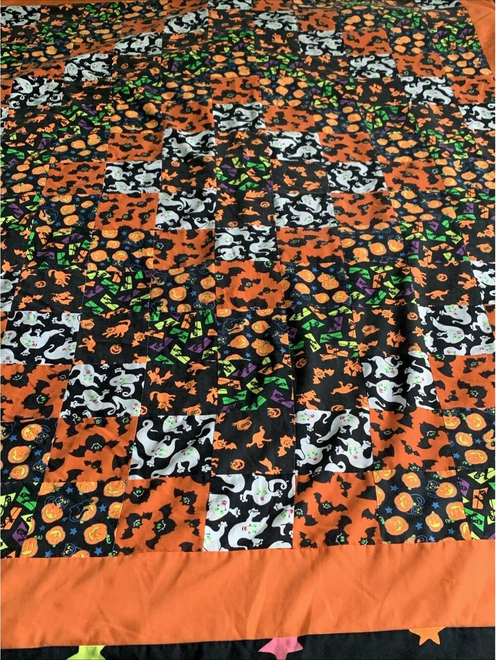 Vintage 1990s Handmade Halloween Quilt 76x 60" Large Throw Twin Cotton Patchwork - Picture 4 of 9